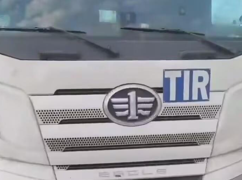 吉林45岁卡车司机在俄罗斯不幸遇难，同事：他装了货准备回国，下车检查时被撞